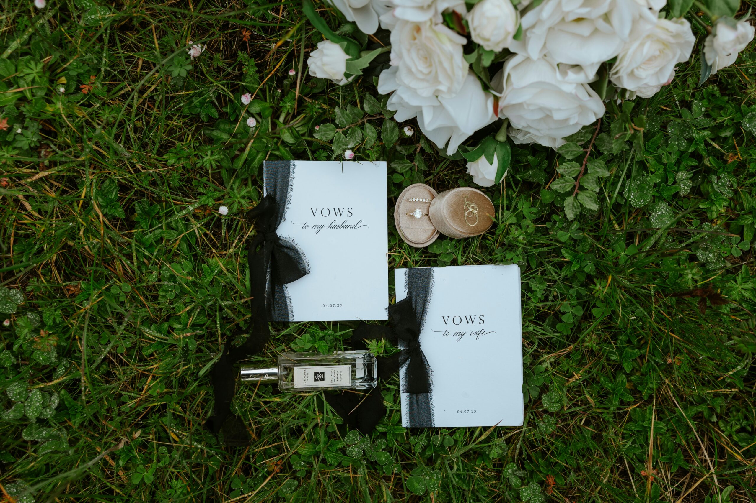Flatlay auf Rasen